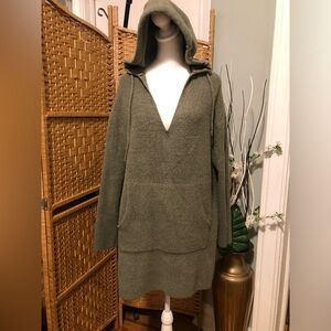 ZARA KNITTED V-NECK SWEATER 💚